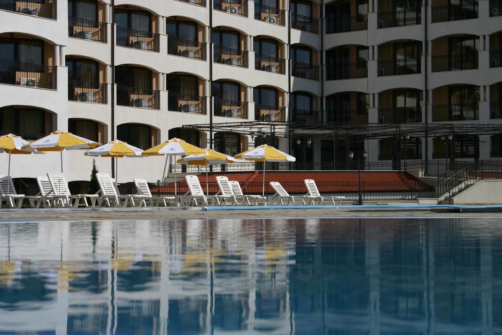 Aparthotel Regina Mare Tsarévo Extérieur photo
